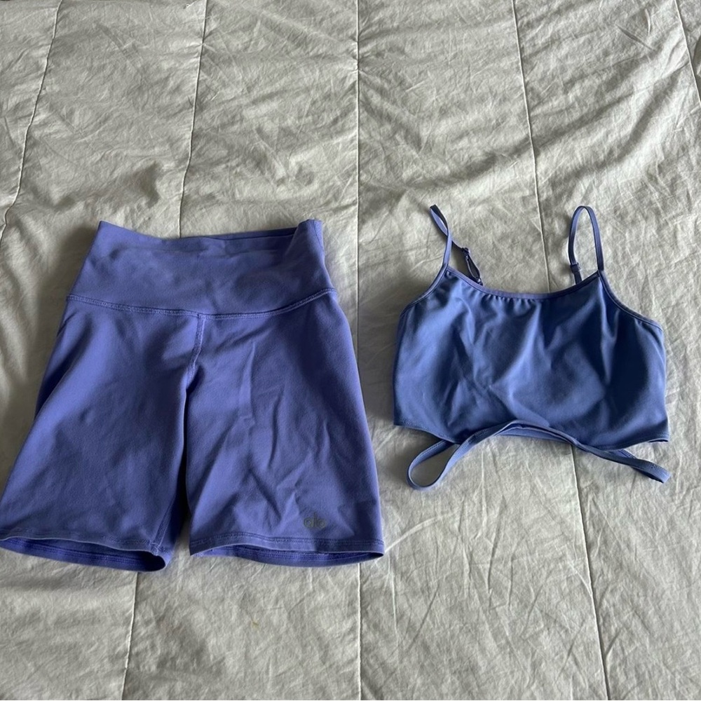 Alo yoga periwinkle workout set